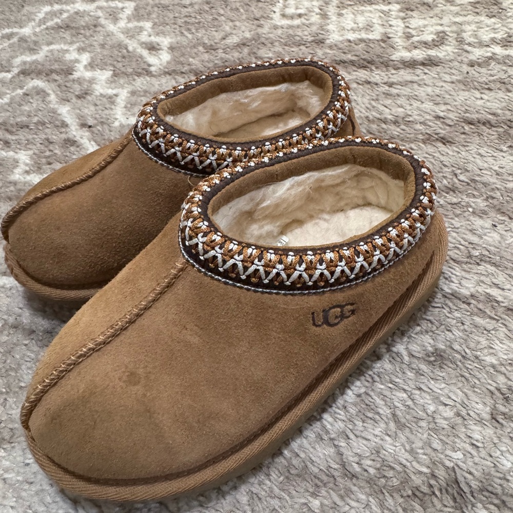 UGG Kids Brown Cozy Slippers